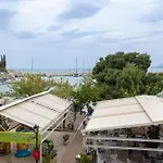 Ξενοδοχείο με διαμερίσματα Galaxy 3*