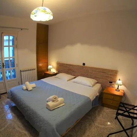 Galaxy Aparthotel 3*