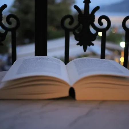 Galaxy Ξενοδοχείο με διαμερίσματα 3*